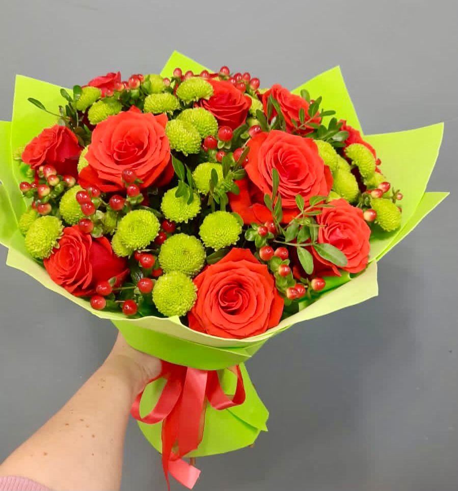 Букет цветов из: Хризантемы и Розы в Посёлок совхоза Красковский