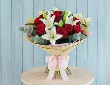 Букет цветов из:  Лилии и Розы в Посёлок совхоза Красковский