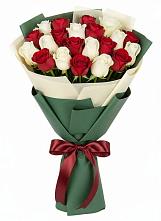 Букет Микс из красных и белых роз в Посёлок совхоза Красковский