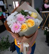 Букет цветов из:  Герберы, Розы и Хризантемы в Посёлок совхоза Красковский