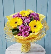 Букет цветов из:  Хризантемы и Герберы в Посёлок совхоза Красковский