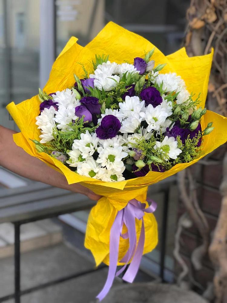 Букет цветов из: Ирисы, Хризантемы и Ромашки в Посёлок совхоза Красковский