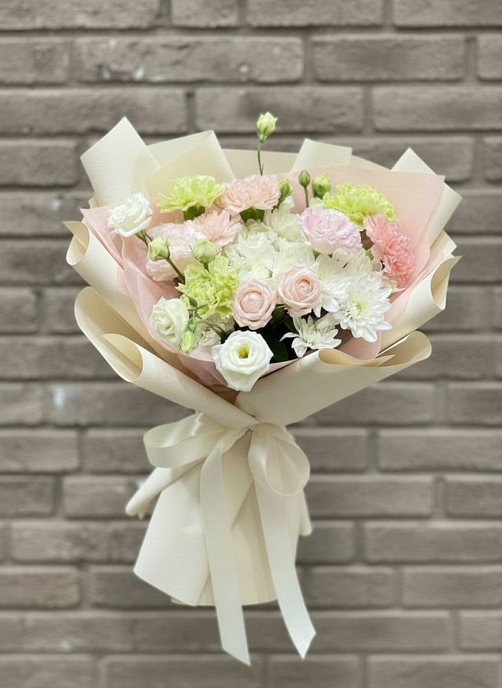 Букет цветов из: Гвоздики, Розы, Лизиантусы и Хризантемы в Посёлок совхоза Красковский