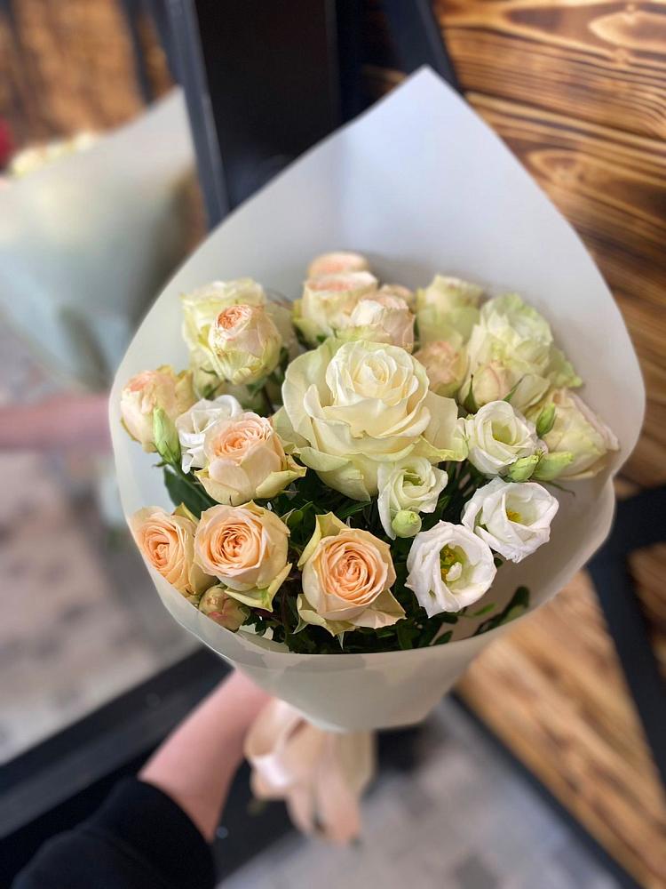 Букет цветов из: Розы и Лизиантусы в Посёлок совхоза Красковский